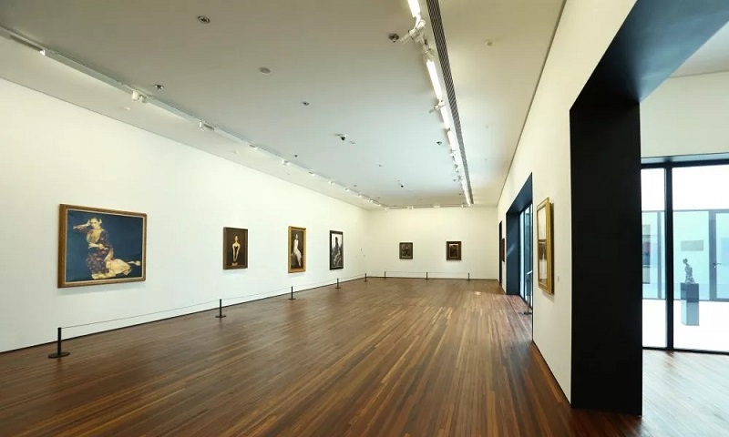 藝術館應用木質相框展示板效果